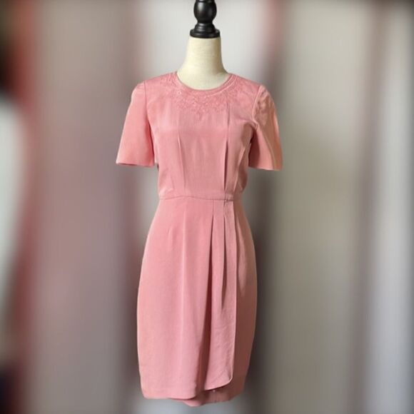 Liz Claiborne Pink Short Sleeved Dress w/ Embroidered Top (Size: 2 Petite) - Picture 2 of 12